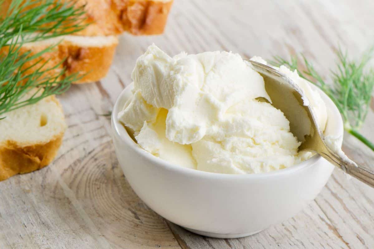 How Long Can Cream Cheese Sit Out? - Your Cheese Friend